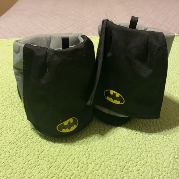 Batman Slippers - Picture 3 of 6